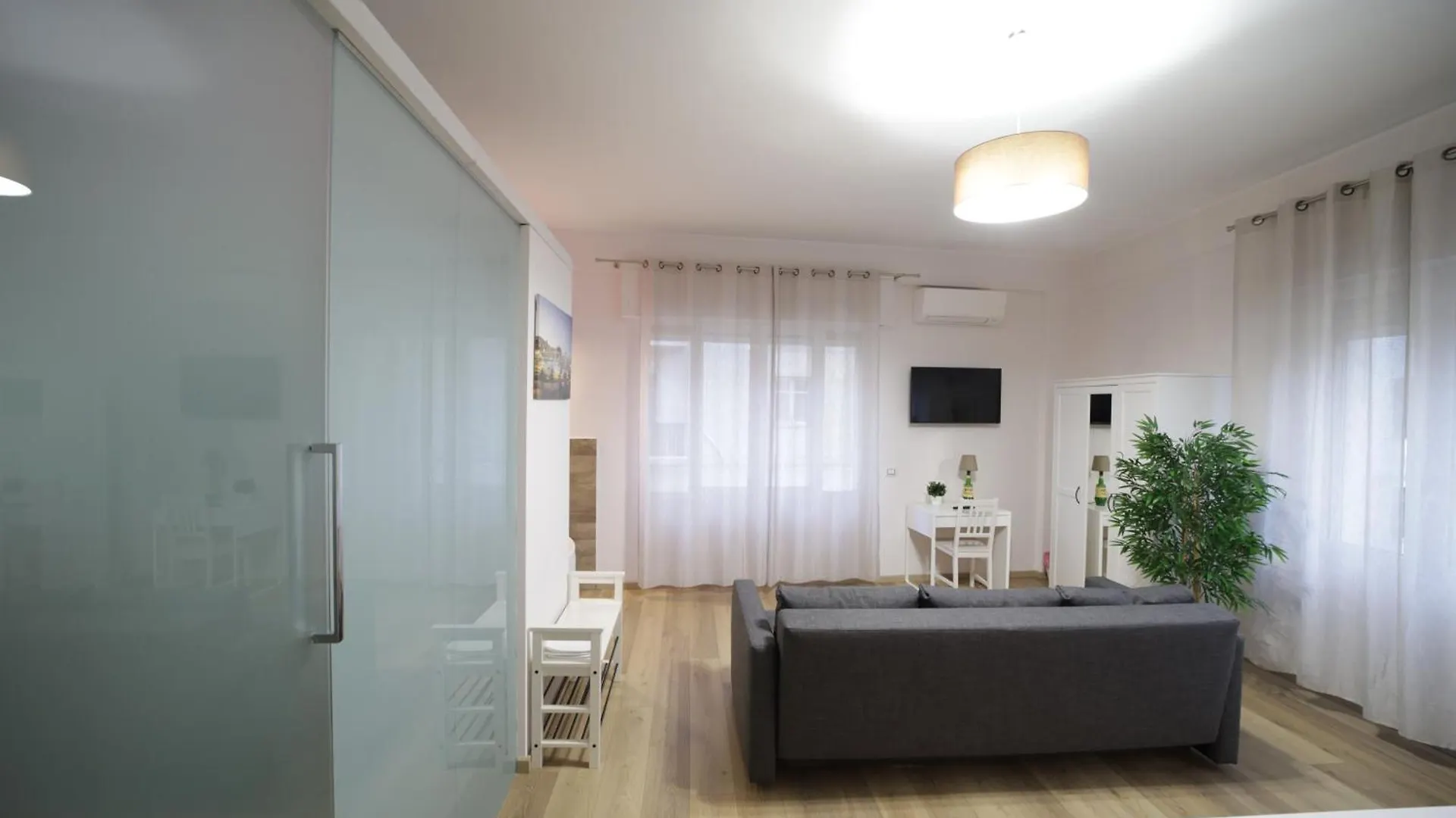 Casa Di Paola Hotel Palermo 0*,  Italy